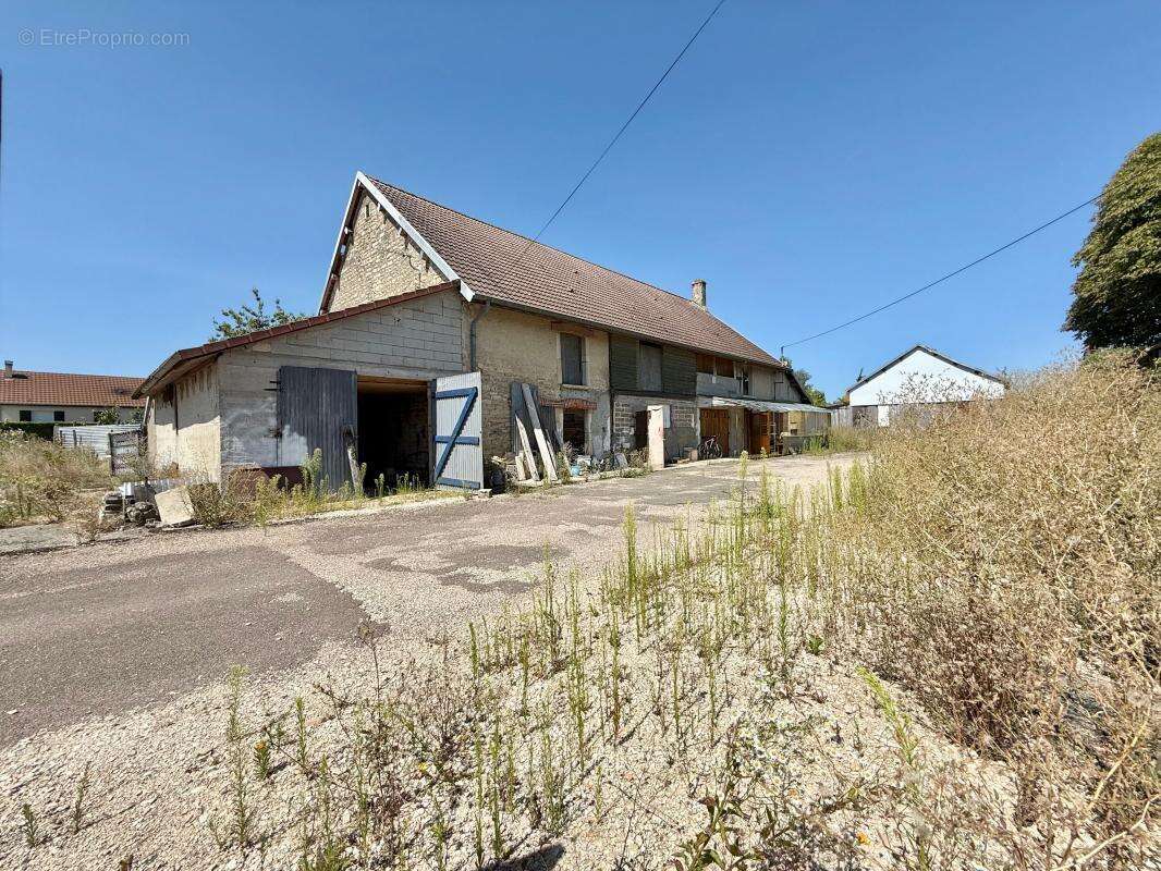 Maison à ARC-SUR-TILLE
