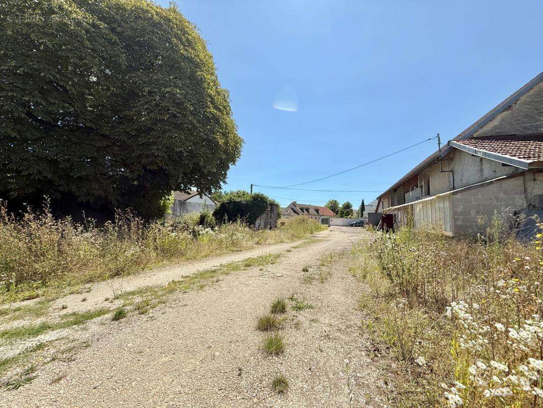 Maison à ARC-SUR-TILLE