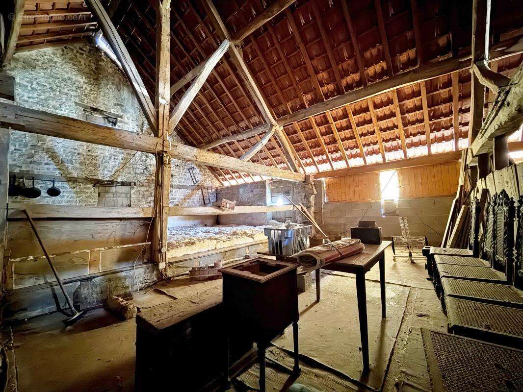 Maison à ARC-SUR-TILLE