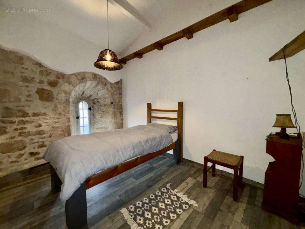 Maison à NANTEUIL-EN-VALLEE