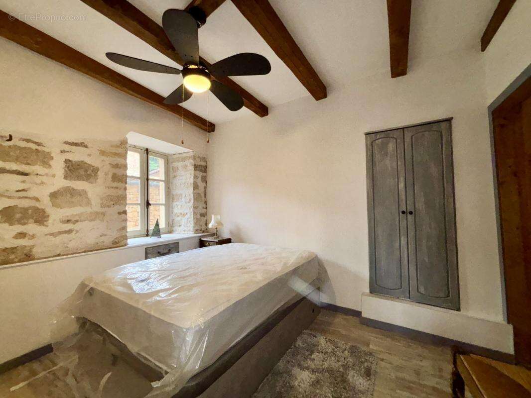 Maison à NANTEUIL-EN-VALLEE