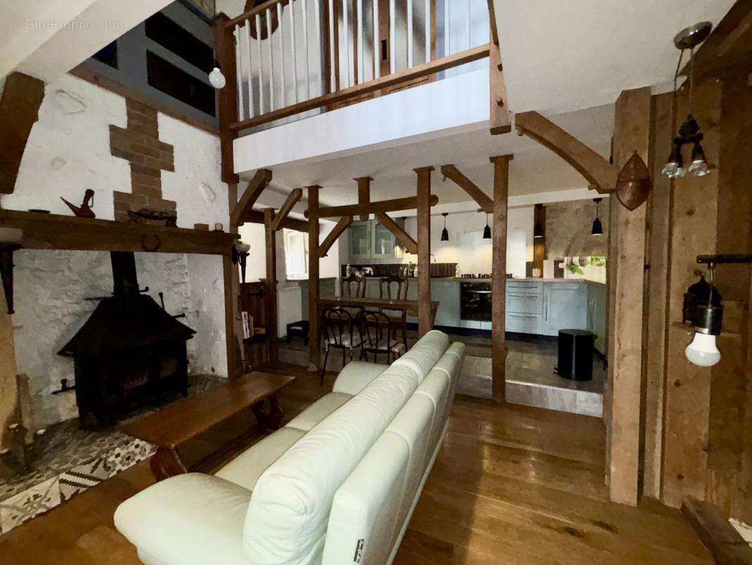 Maison à NANTEUIL-EN-VALLEE