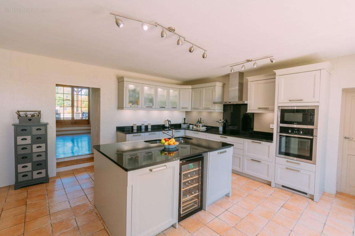 Maison à CAHUZAC-SUR-VERE