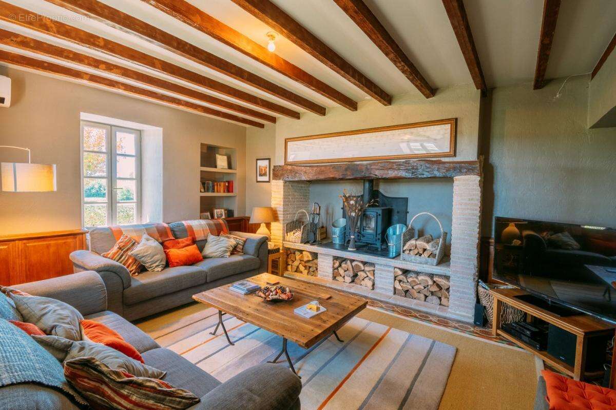 Maison à CAHUZAC-SUR-VERE