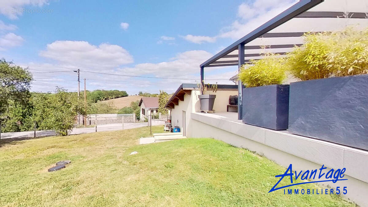 Maison à ERIZE-LA-BRULEE