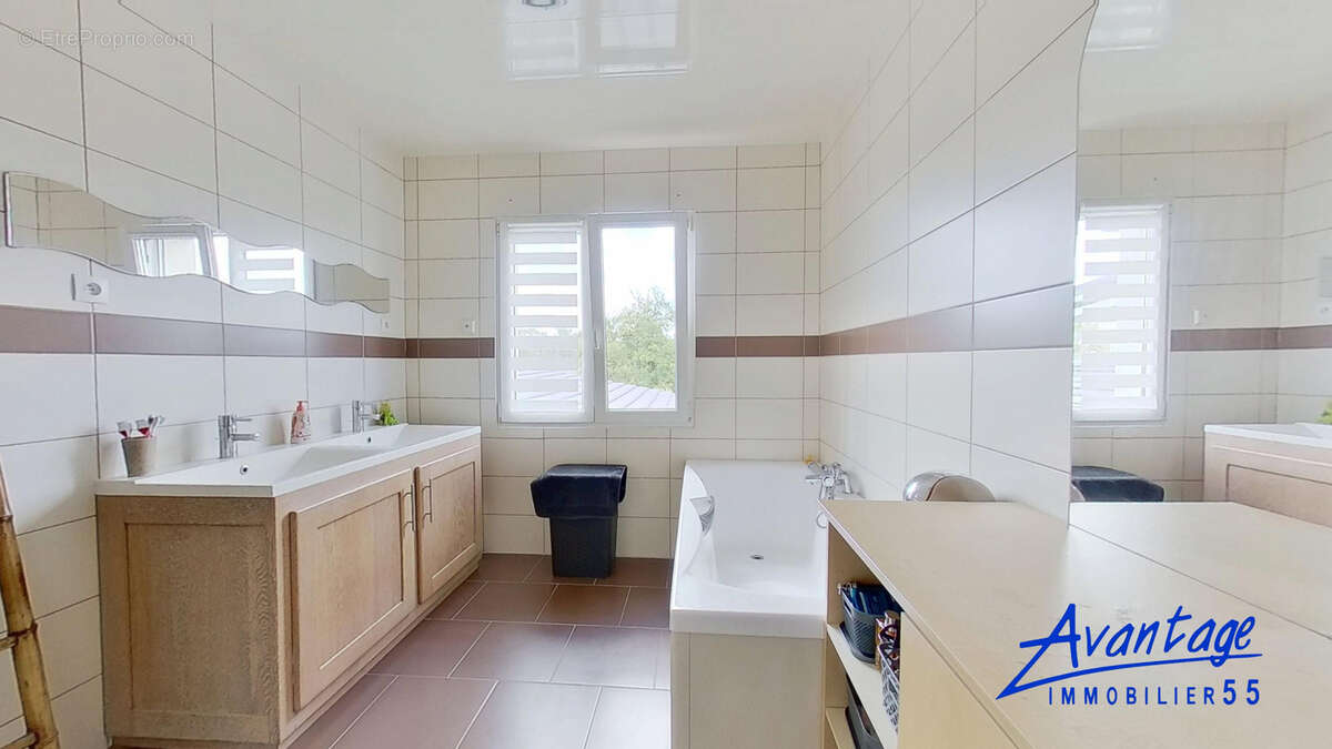 Maison à ERIZE-LA-BRULEE