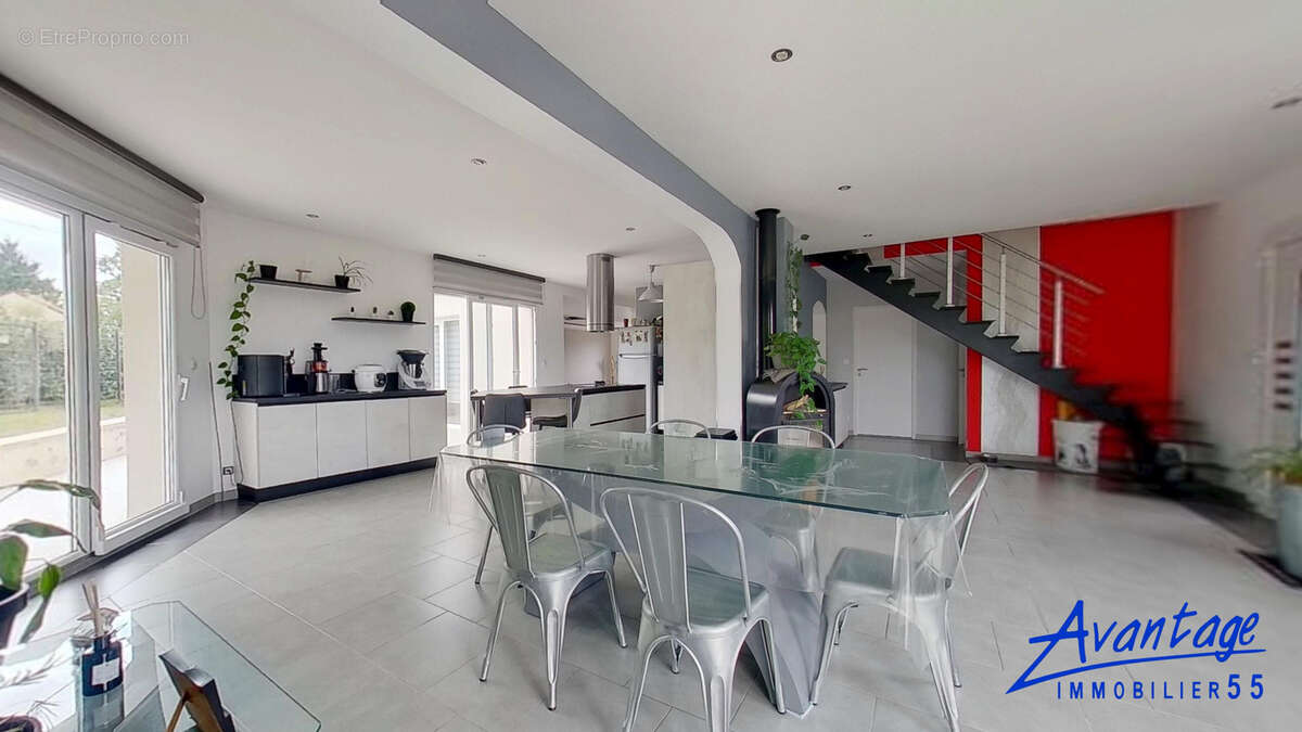 Maison à ERIZE-LA-BRULEE