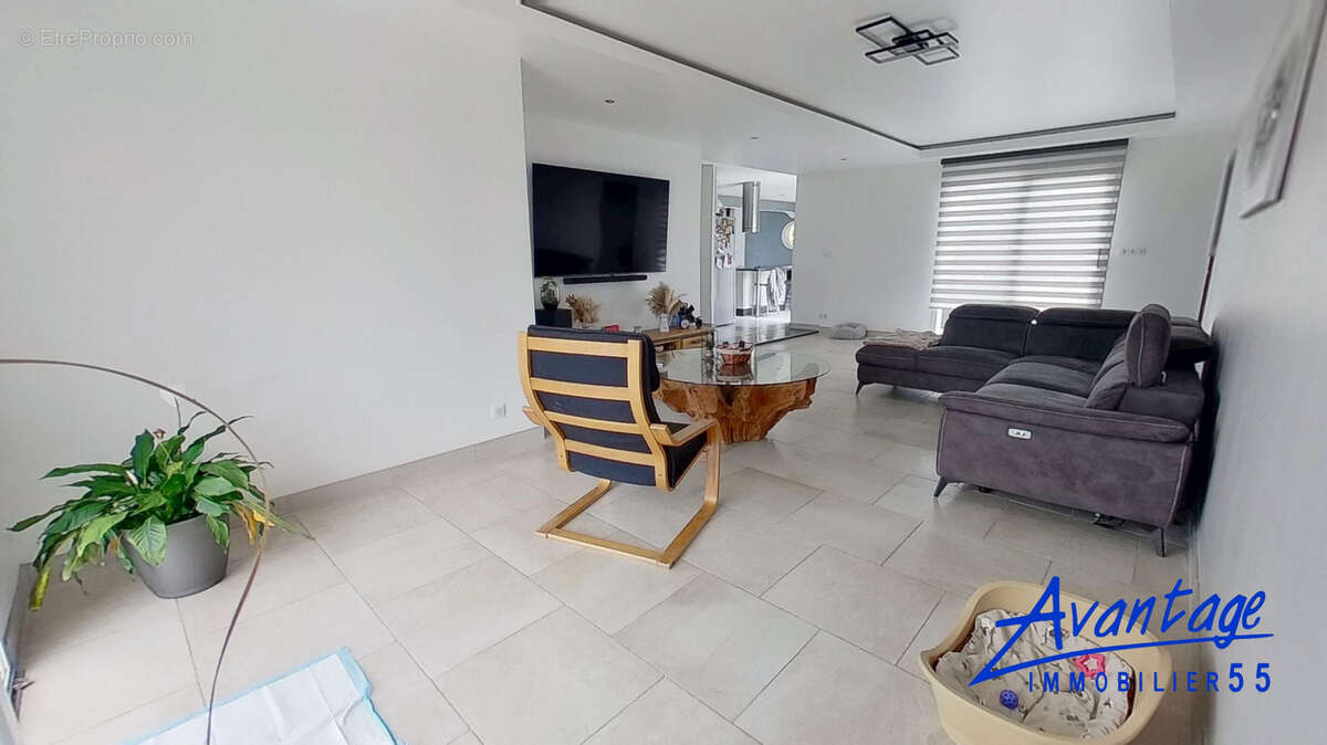 Maison à ERIZE-LA-BRULEE