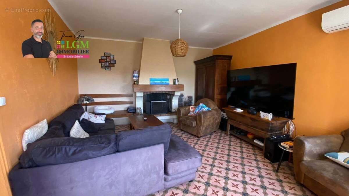 Maison à SAINT-JULIEN-LES-ROSIERS