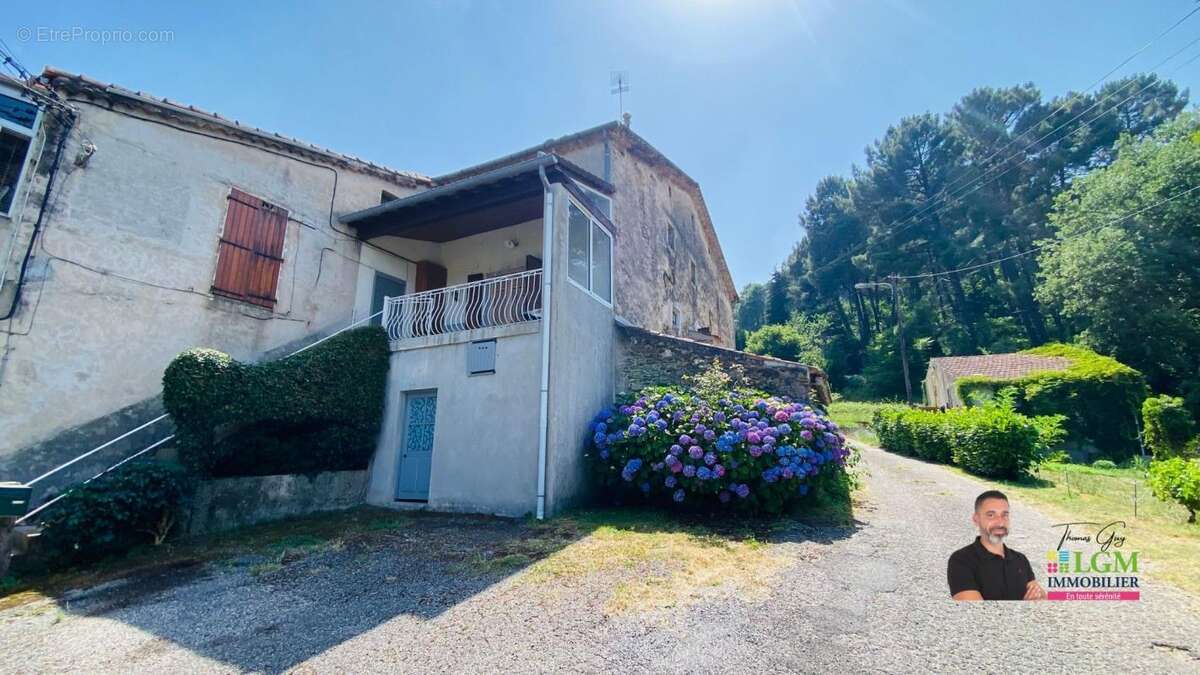Appartement à LES SALLES-DU-GARDON