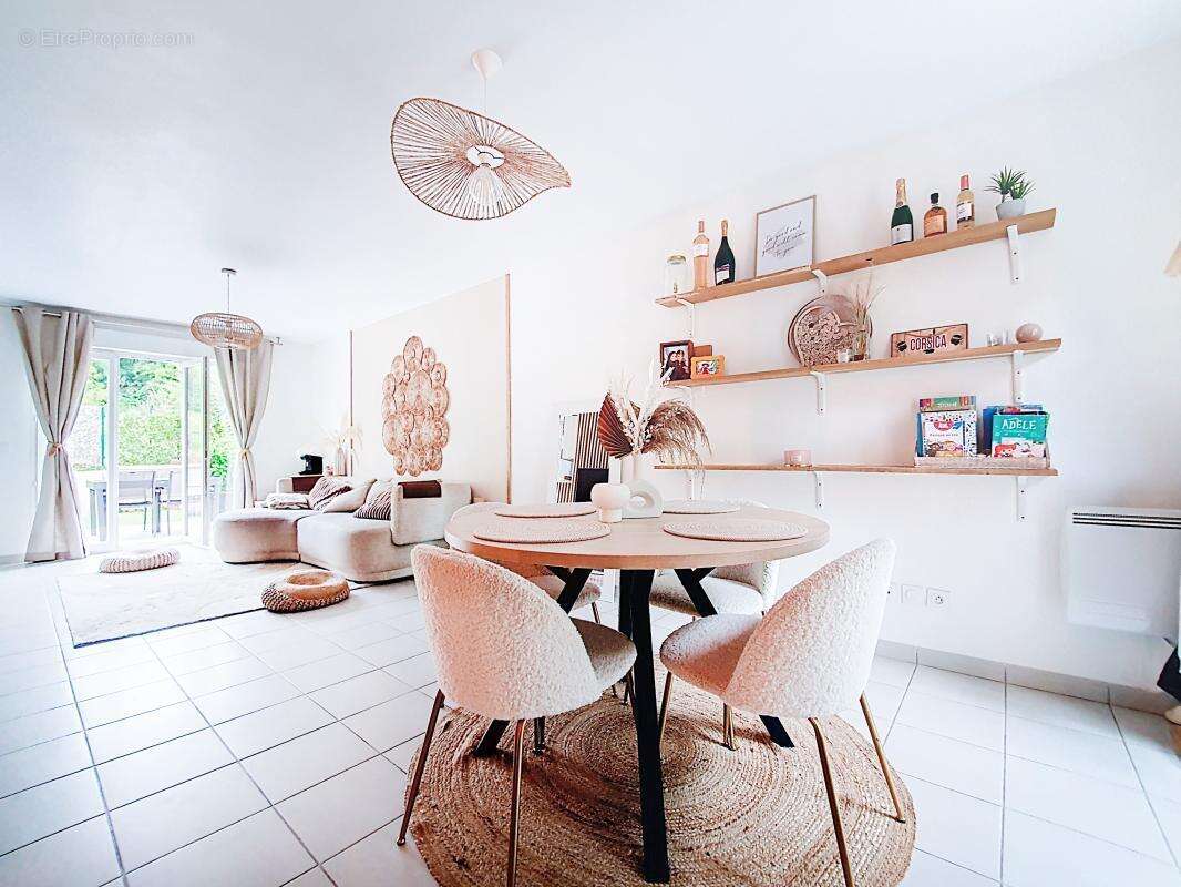 Maison à PONT-EVEQUE