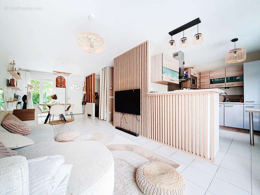 Maison à PONT-EVEQUE