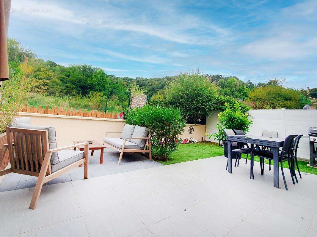 Maison à PONT-EVEQUE