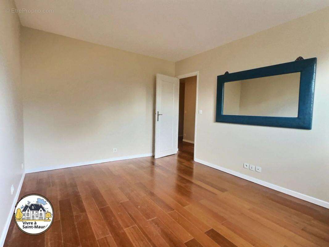 Appartement à SAINT-MAUR-DES-FOSSES