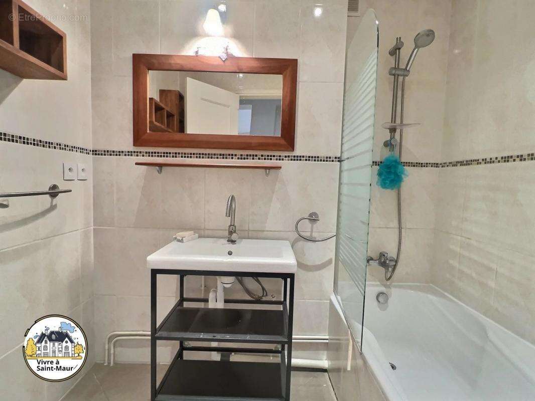 Appartement à SAINT-MAUR-DES-FOSSES