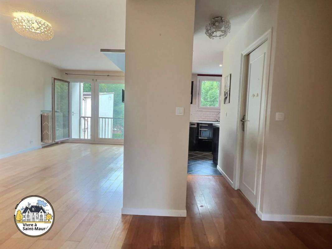 Appartement à SAINT-MAUR-DES-FOSSES