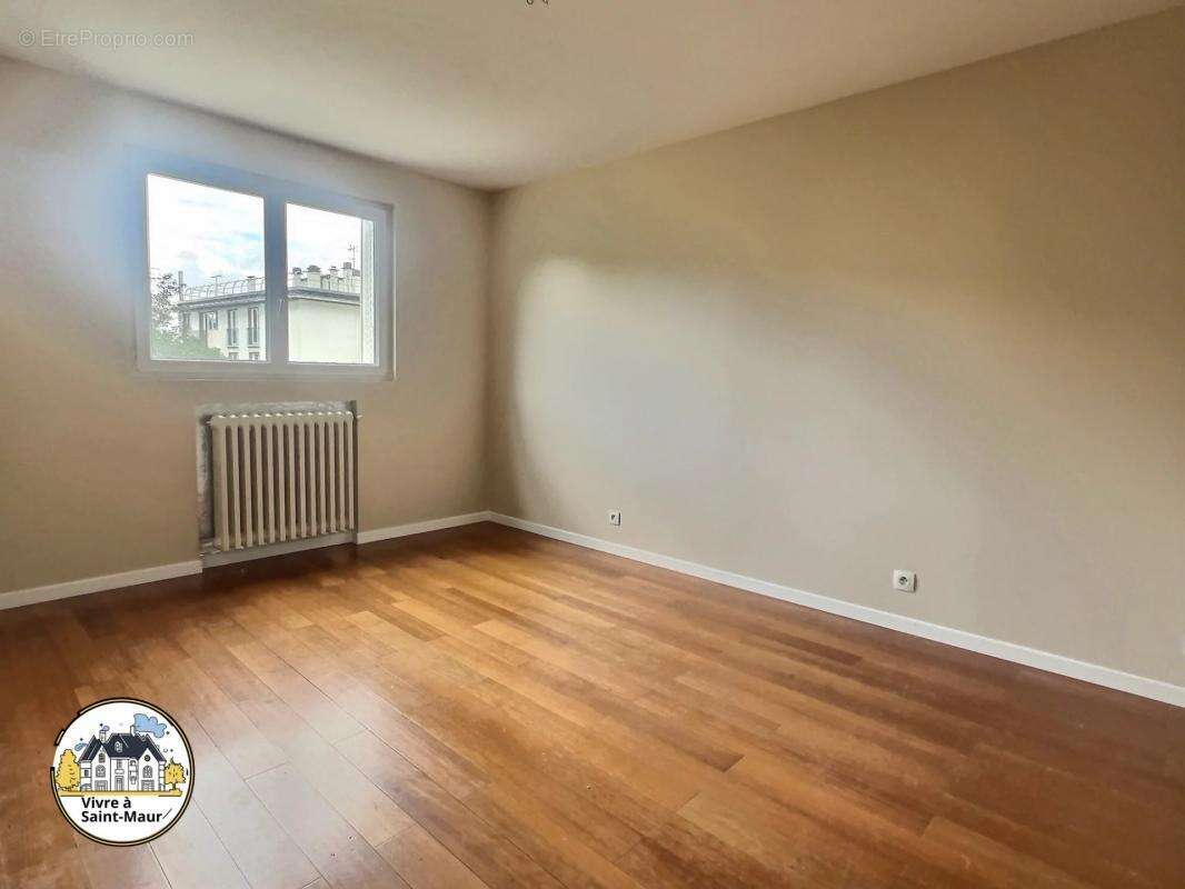 Appartement à SAINT-MAUR-DES-FOSSES