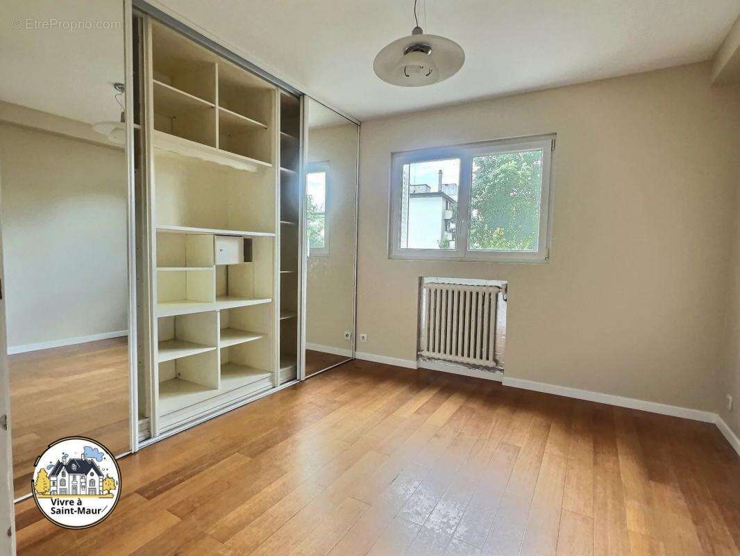 Appartement à SAINT-MAUR-DES-FOSSES