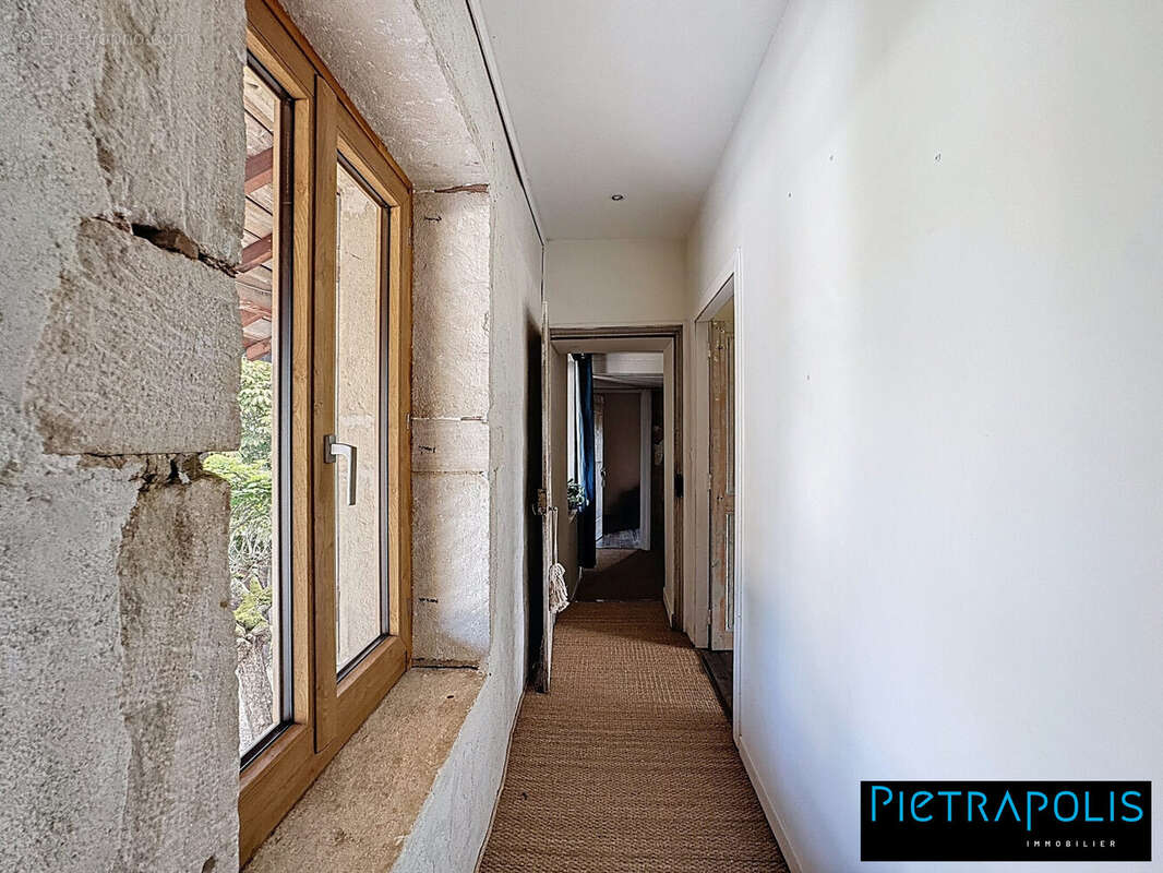 Maison à SAINT-ETIENNE-SUR-CHALARONNE