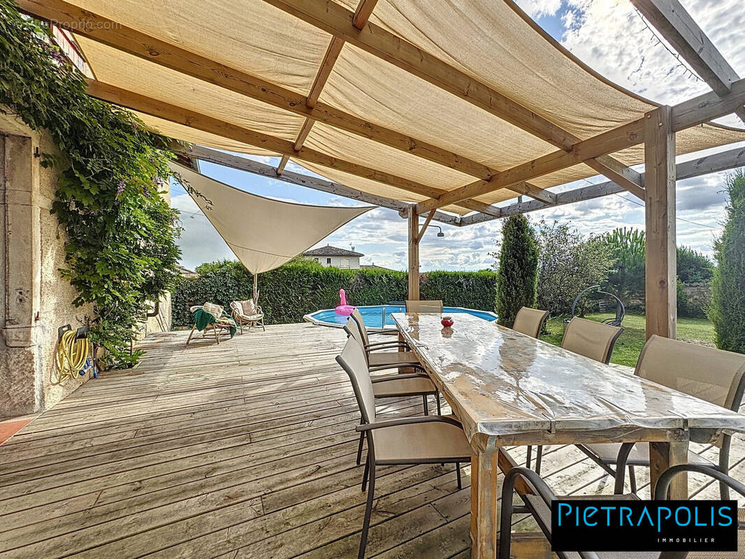 Maison à SAINT-ETIENNE-SUR-CHALARONNE