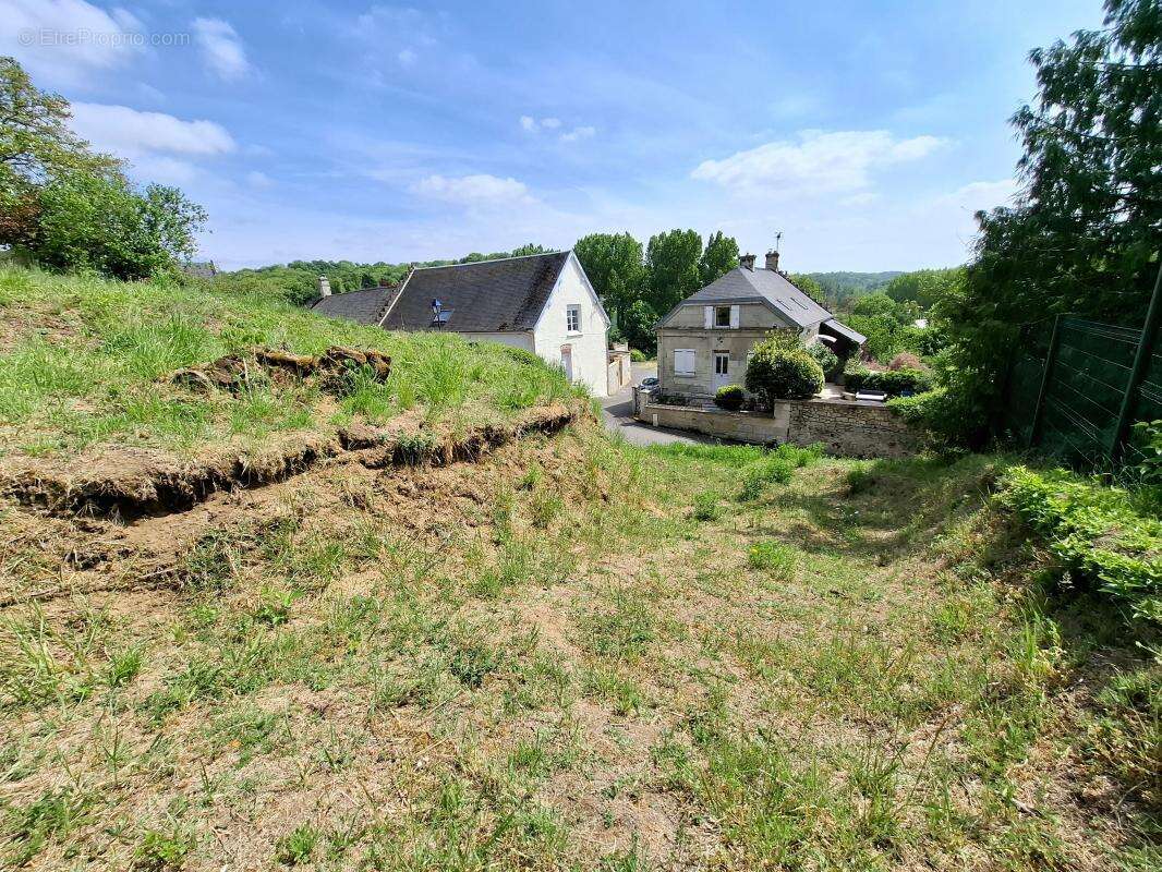 Terrain à CUISE-LA-MOTTE