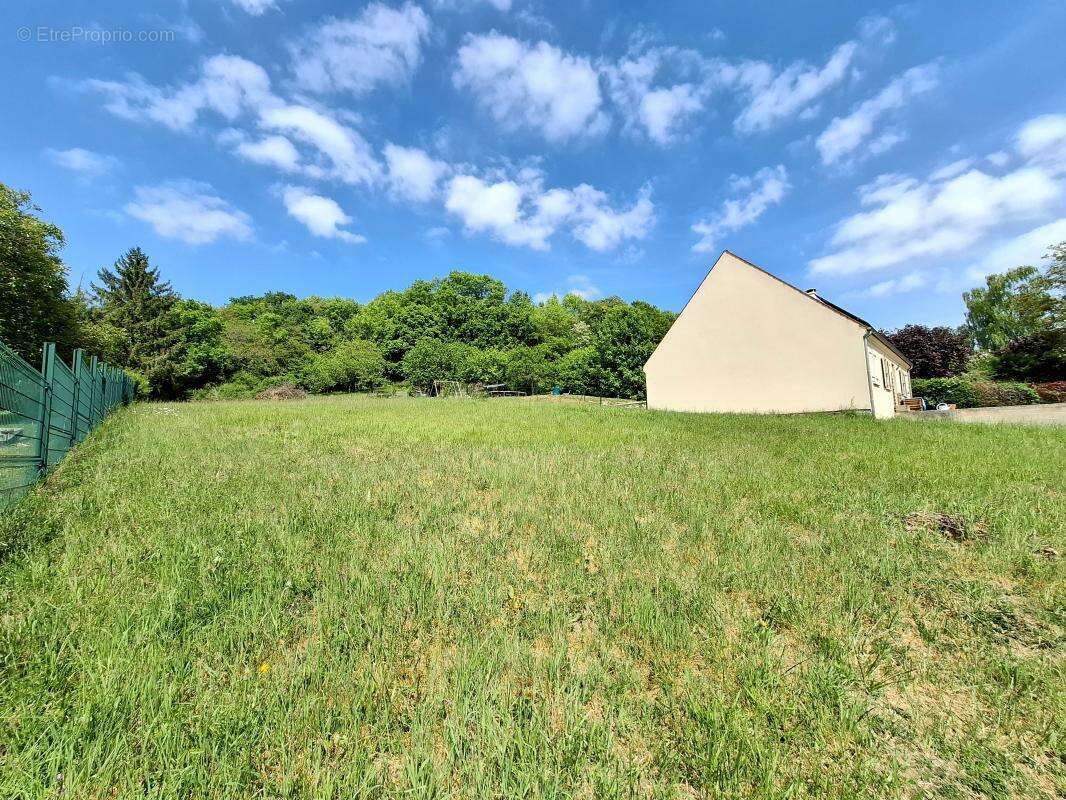 Terrain à CUISE-LA-MOTTE