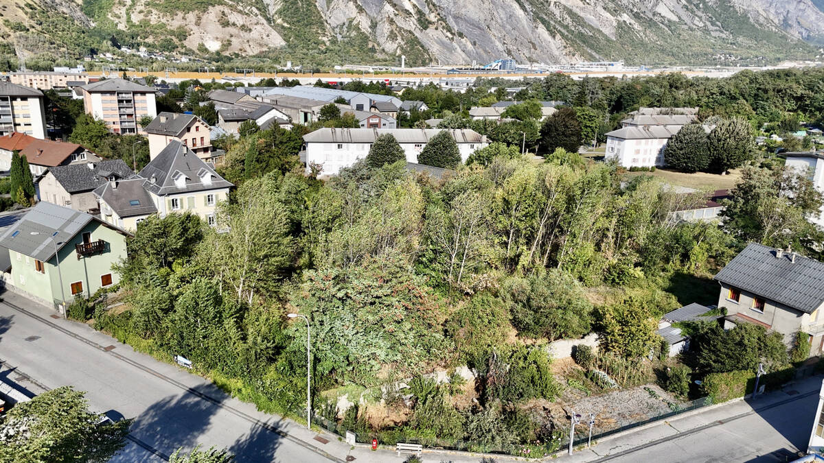 Terrain à SAINT-JEAN-DE-MAURIENNE