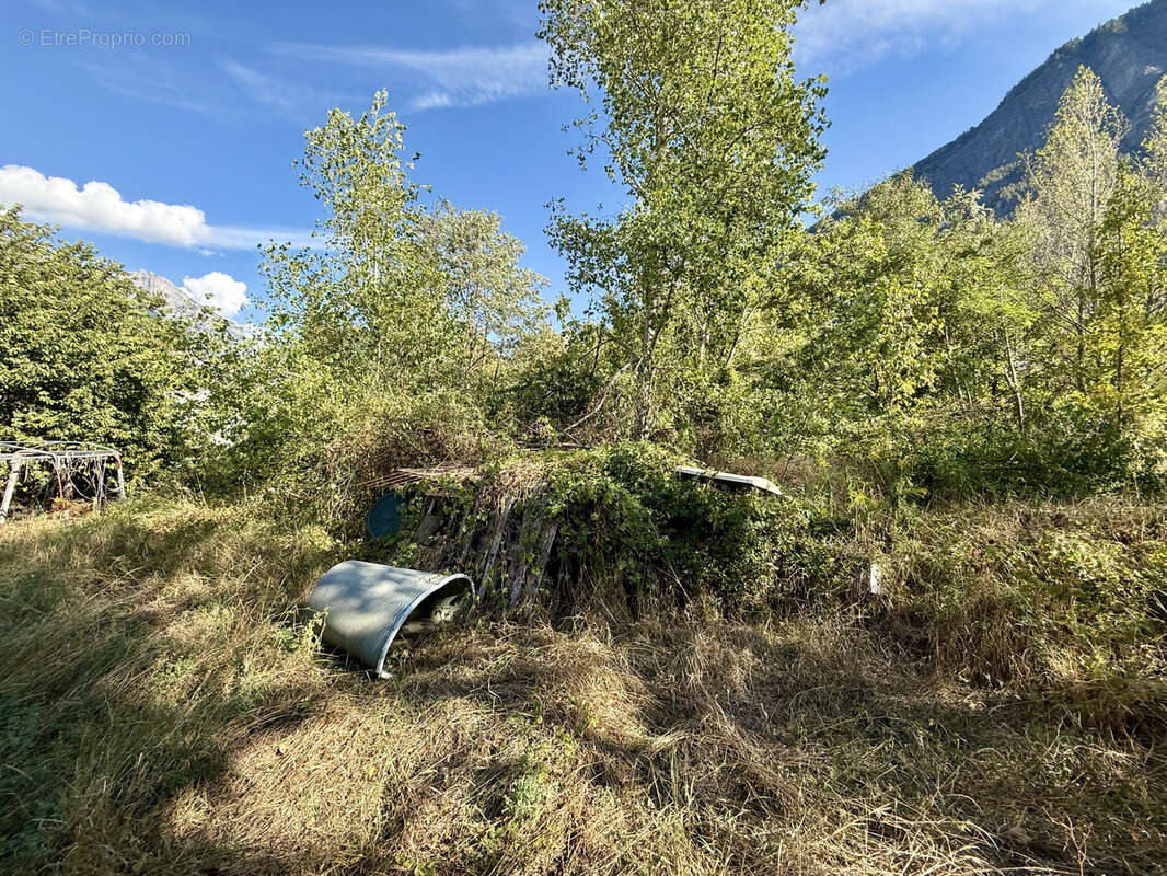 Terrain à SAINT-JEAN-DE-MAURIENNE
