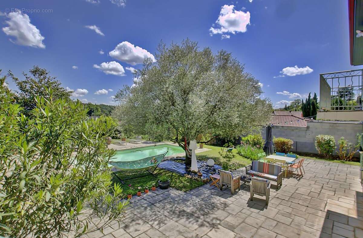 Maison à SAINT-CYR-AU-MONT-D&#039;OR