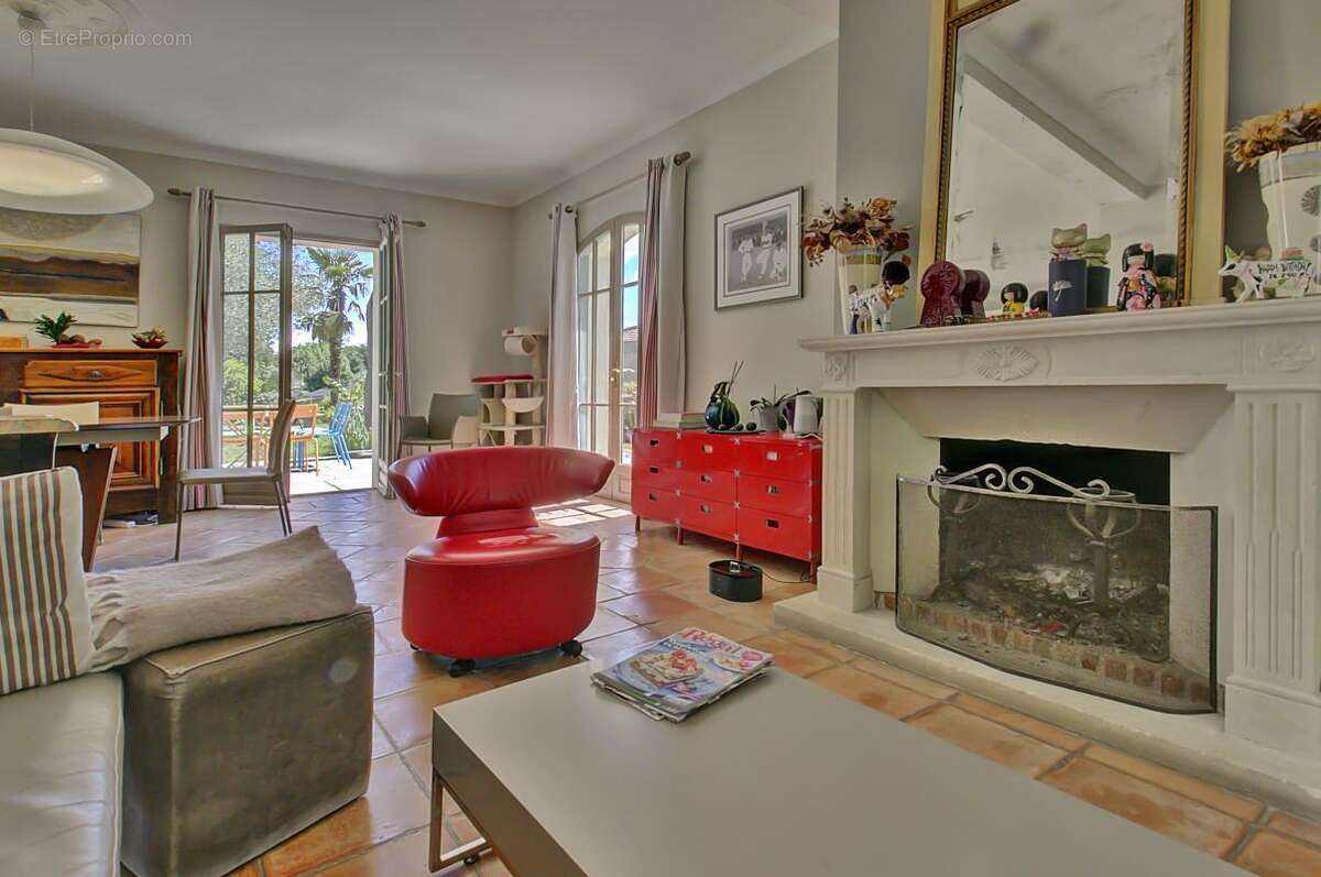 Maison à SAINT-CYR-AU-MONT-D&#039;OR