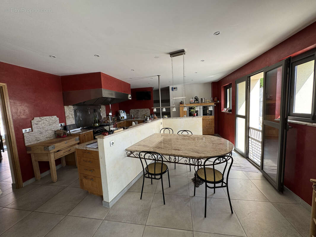 Maison à SAINT-CHINIAN