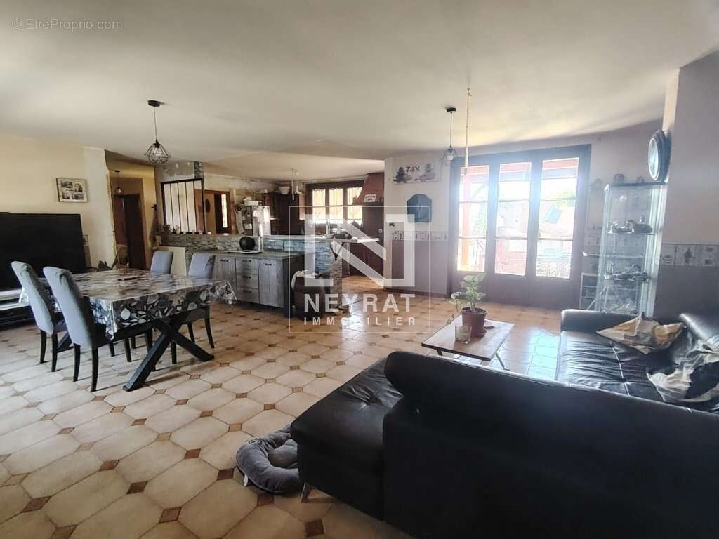 Maison à L&#039;ABERGEMENT-SAINTE-COLOMBE