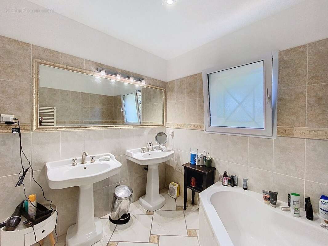 Maison à COURNONTERRAL