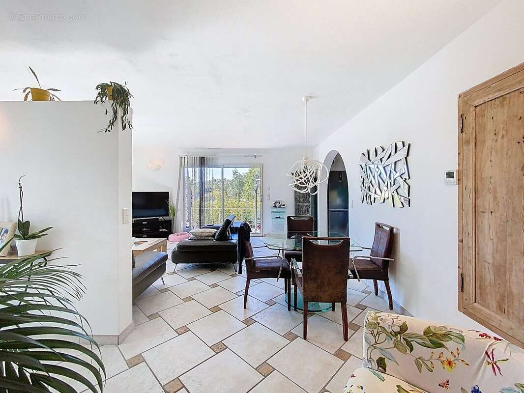 Maison à COURNONTERRAL