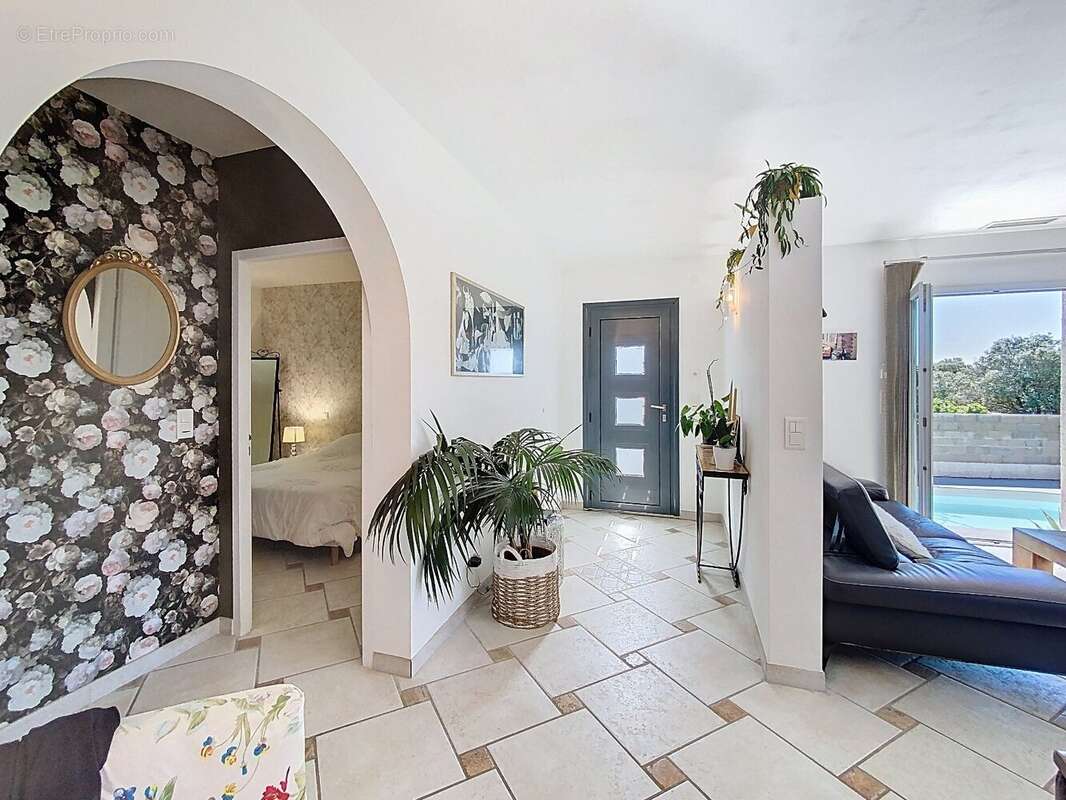 Maison à COURNONTERRAL