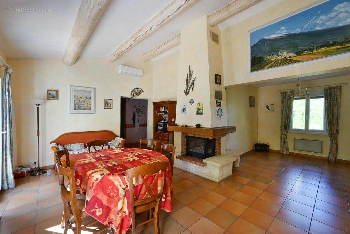 Maison à PERNES-LES-FONTAINES