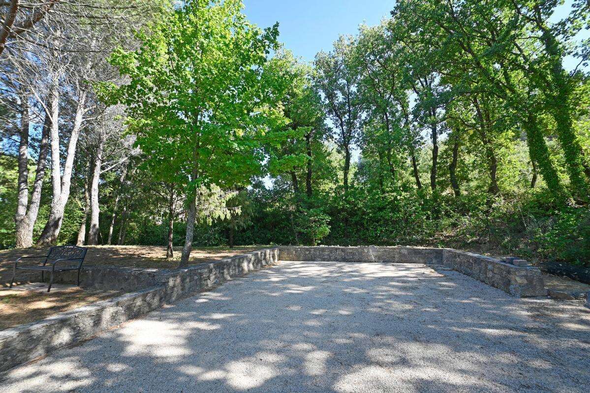 Maison à PERNES-LES-FONTAINES