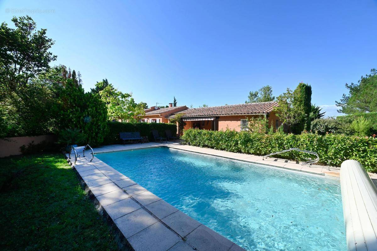 Maison à PERNES-LES-FONTAINES