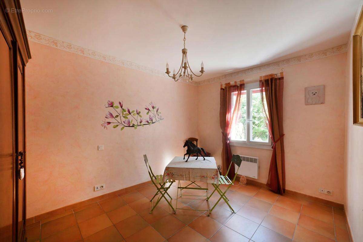 Maison à PERNES-LES-FONTAINES