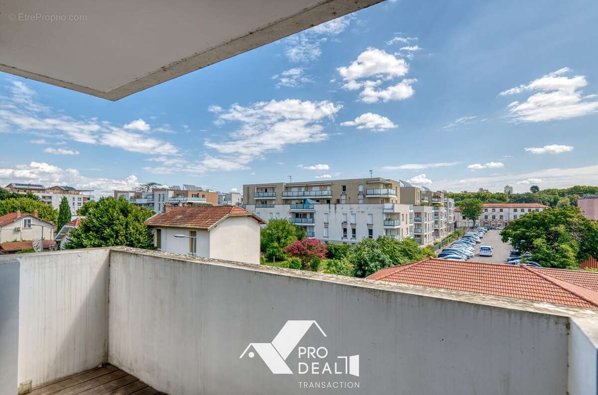 Appartement à DECINES-CHARPIEU