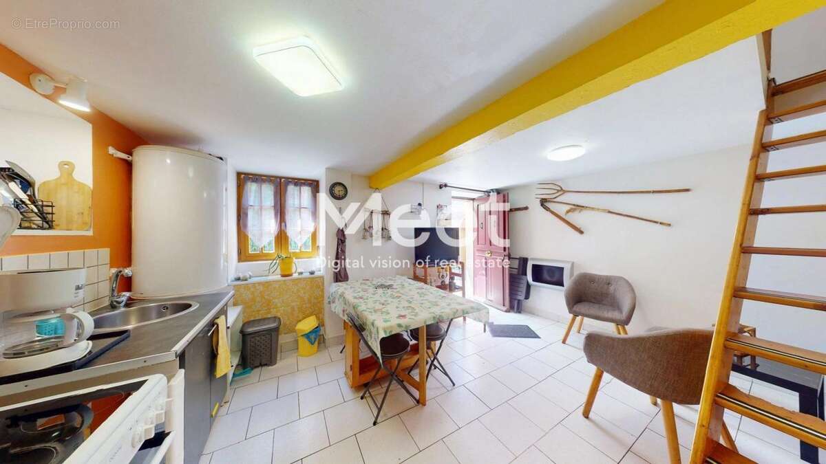 Maison à AISY-SUR-ARMANCON