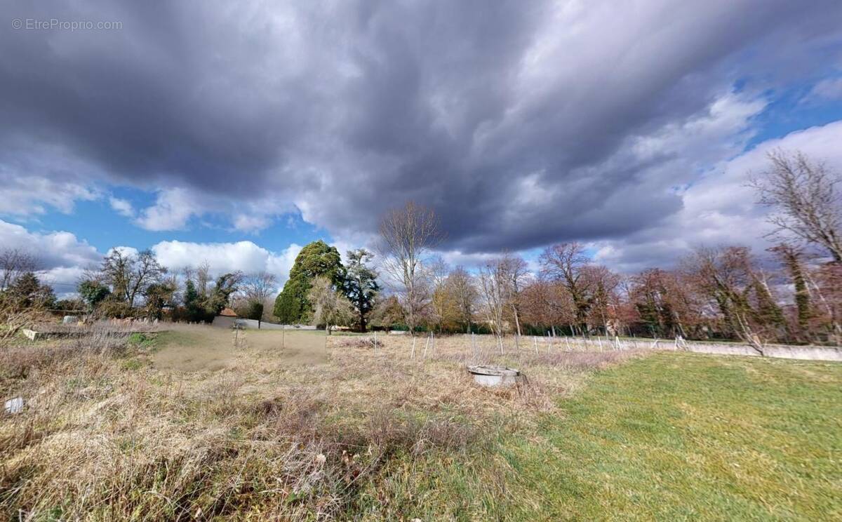 Terrain à MANTHES