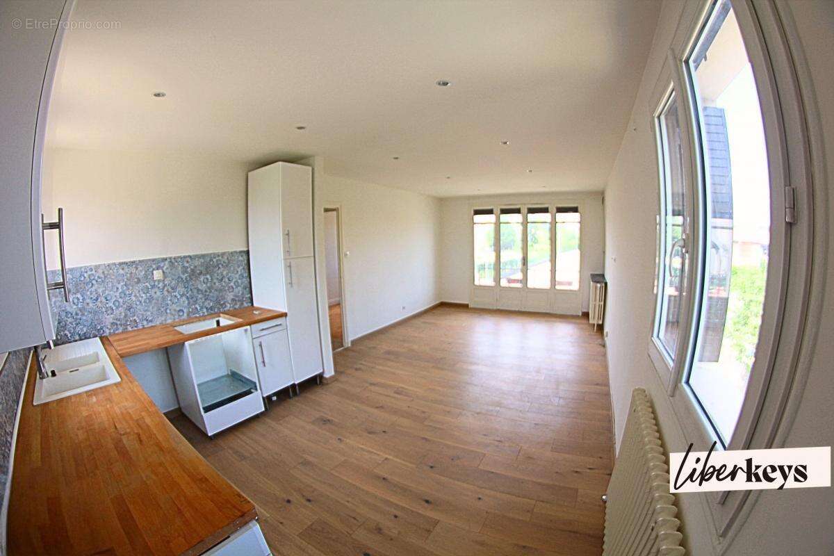 Maison à LE PEAGE-DE-ROUSSILLON