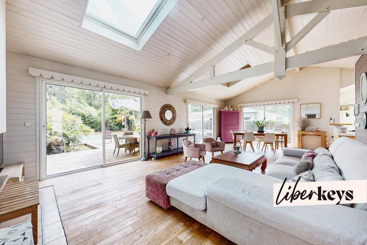 Maison à MARTIGNAS-SUR-JALLE