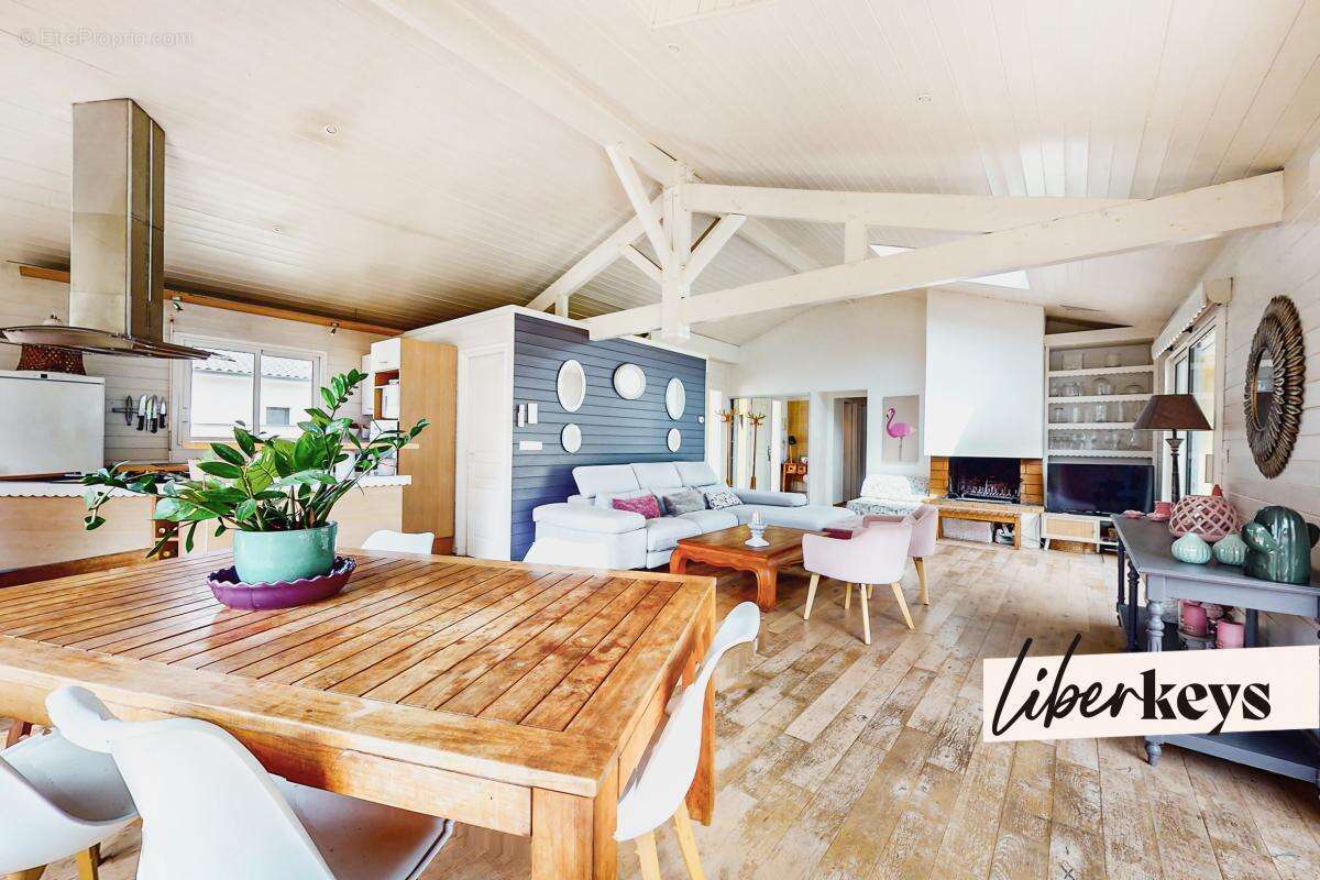 Maison à MARTIGNAS-SUR-JALLE