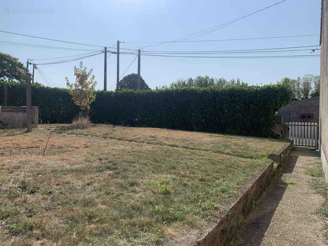 Maison à SAINT-ETIENNE-DU-BOIS