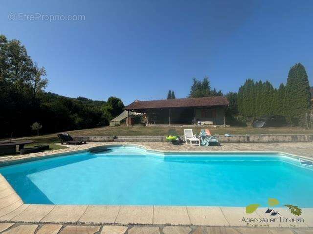 Maison à SAUVIAT-SUR-VIGE