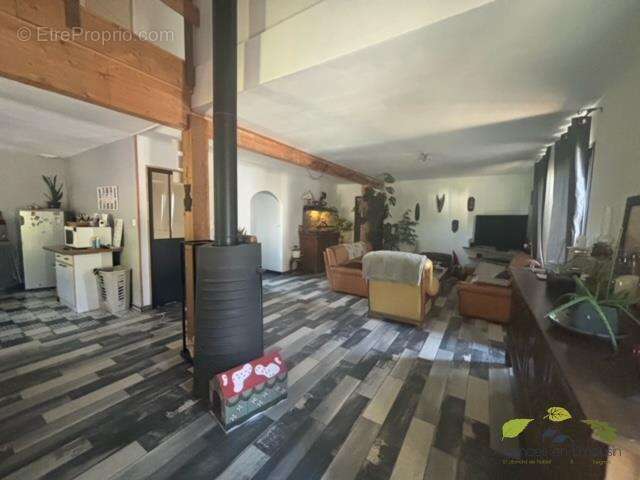 Maison à SAUVIAT-SUR-VIGE