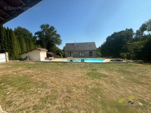 Maison à SAUVIAT-SUR-VIGE