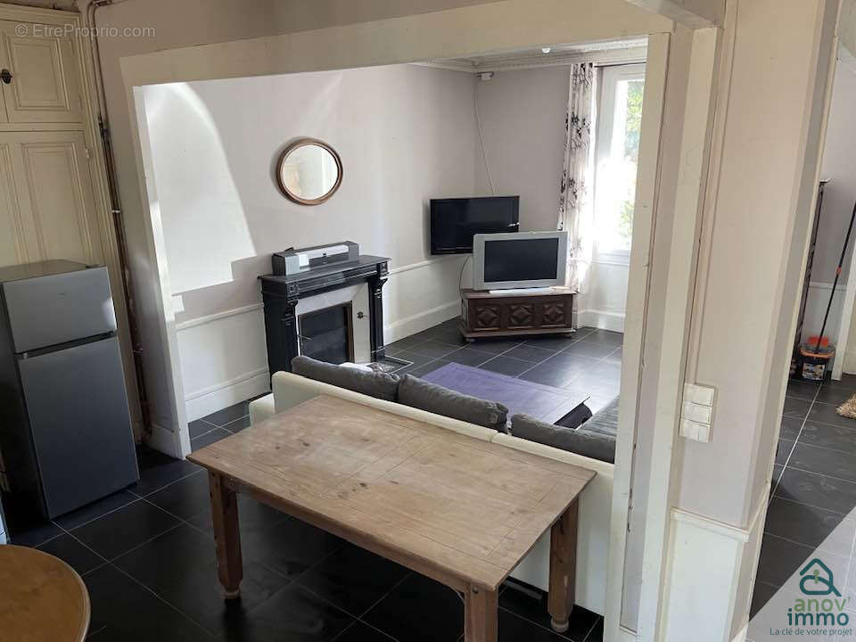 Maison à RUELLE-SUR-TOUVRE